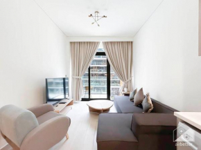 Stylish 1-Bedroom Apt & Balcony in Meydan